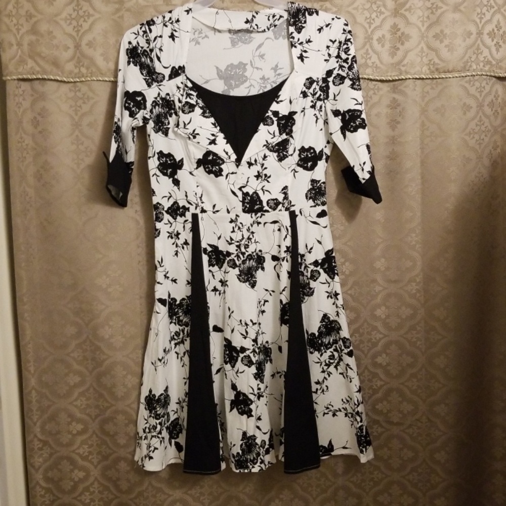 Floral design print.